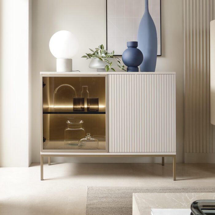 Laval K104 LED – commode à trois portes avec éclairage, cachemire, largeur 104 cm, hauteur 83 cm, profondeur 39 cm – Image 1