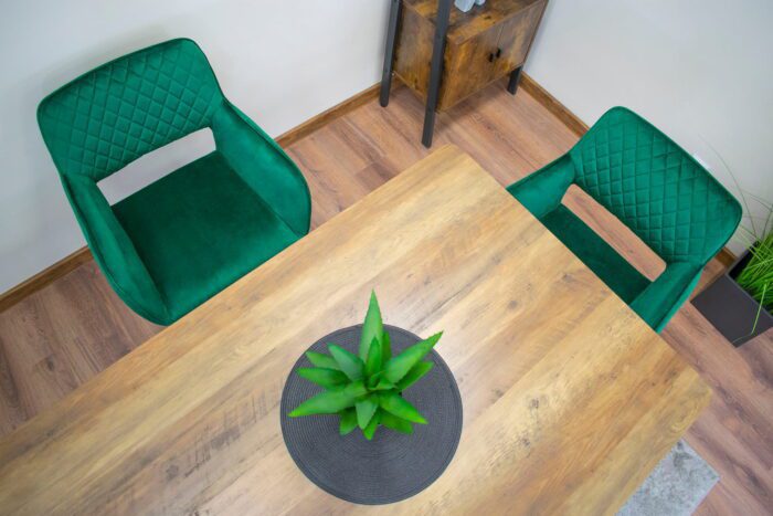 chaise komodee ATRANI velours vert matelassé, pieds en métal, pour salon, salle à manger, bureau, charge maximale 110 kg, dimensions 58x83x56 cm – Image 13