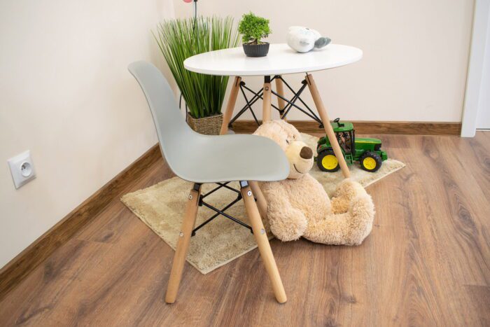 komodee krzesło PAVIA, szare, z ergonomią, drewniane nogi bukowe, do pokoju dziecięcego, wymiary 57x31x35 cm, obciążenie do 110 kg - obrazek 2