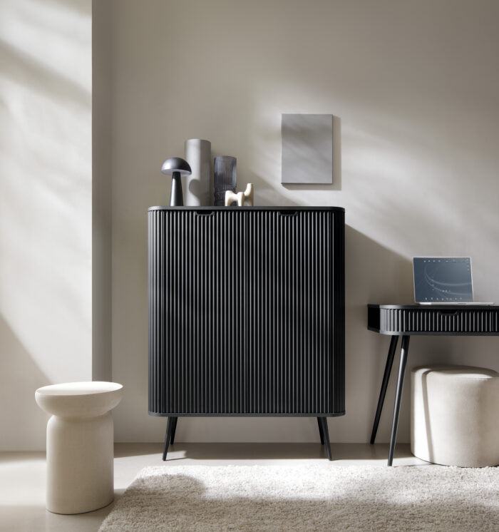 Komoda MORDEN K103 – Czarna – Ryflowane Fronty – Szerokość 103 cm, Wysokość 129 cm, Głębokość 39 cm - obrazek 6