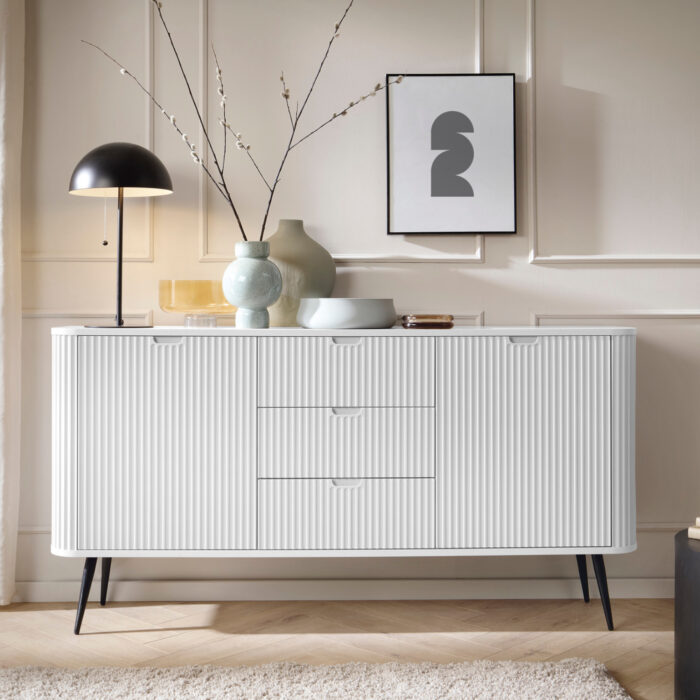 Komoda MORDEN KSZ168 – Biała – Ryflowane Fronty – 3 Szuflady – Szerokość 168 cm, Wysokość 87 cm, Głębokość 39 cm - obrazek 2