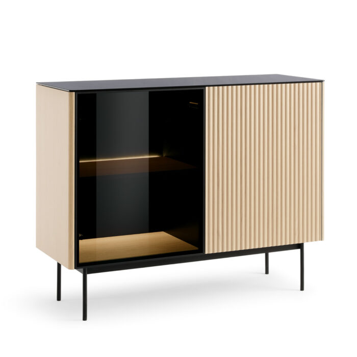 Komoda Olden, dąb Vicenza, przeszklona, 107 × 84 × 39 cm - obrazek 1