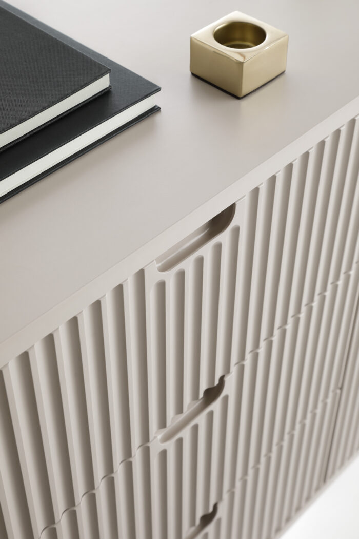 Szafka pod telewizor MORDEN – Kaszmir – Ryflowane Fronty – Szerokość 168 cm, Wysokość 56 cm, Głębokość 39 cm - obrazek 8